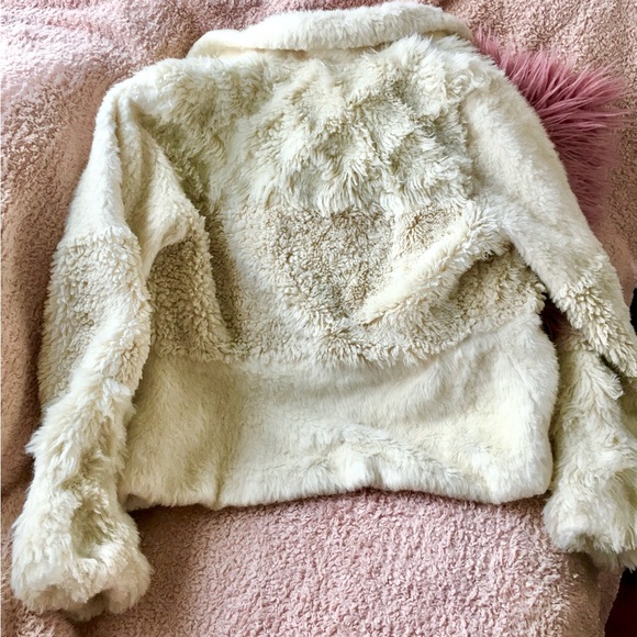 Laundry by Shelli Secal faux fur Coat. - Picture 5 of 7